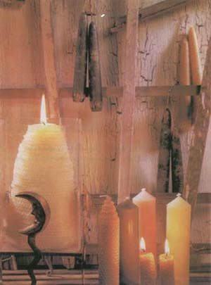شمع‌ لوله‌شده با ورقه‌های موم عسل