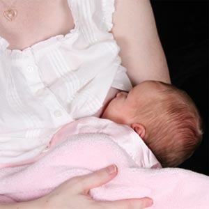 شیر مادر، مسکن طبیعی