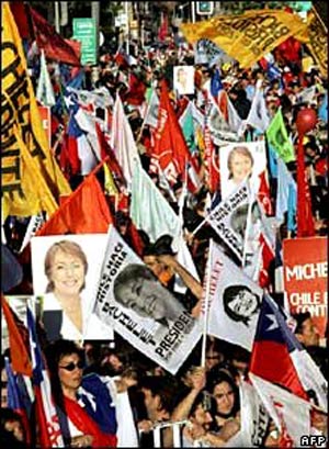 ۱۶ ژانویه ۲۰۰۶ـ یک کشور دیگر آمریکای لاتین دارای رئیس سوسیالیست شد