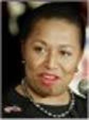 ۱ مهر ۱۳۸۶ ــ ۲۳ سپتامبر ـــ نخستین زن سیاهپوست نامزد ریاست جمهوری آمریکا