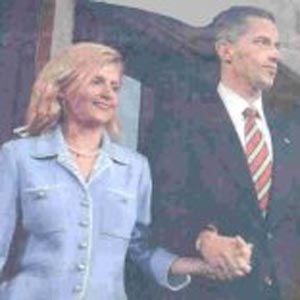 ۱۳ اوت ۲۰۰۴  ـ کناره گیری فرماندار همجنس باز نیوجرسی (آمریکا)