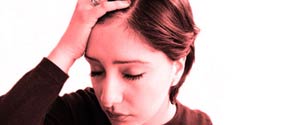 ریزش مو در خانمها: علل، پیشگیری، درمان