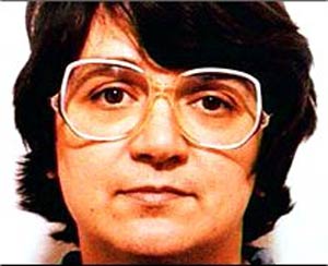 ۲۲نوامبر ۱۹۹۵ ــ زنی که ده زن و دختر را پس از شکنجه دادن بی جان کرد