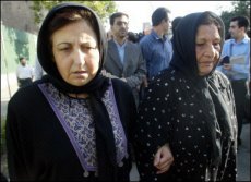 ۲۷ تیر ـ ۱۸ جولای ـ آغاز رسیدگی دادگاه به پرونده بانو "زهرا کاظمی"