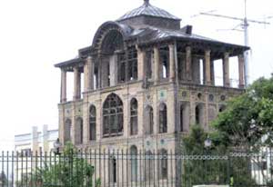 کاخ عشرت‌آباد