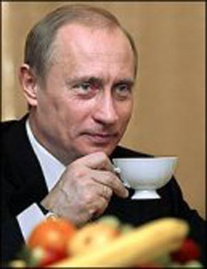 ۲۵ ژوئیه ۲۰۰۴ ـ نظری به اظهارات اخیر پوتین - راهی را که روسیه باید برود
