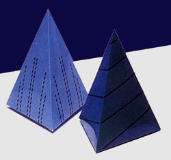 هرم مثلثی