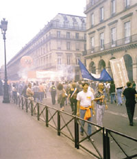 پاریس؛ شهر حاشیه نشینان معترض