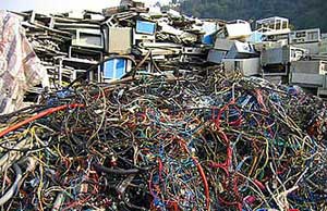 بازیافت زباله‌های الکترونیکی سمی کسب و کار پرسود قرن