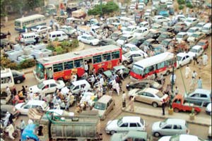 کراچی شهر ترافیک، آلودگی و ازدحام