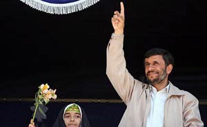 شالوده شکنی احمدی نژاد در مرزهای تاریخی قوه مجریه