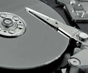 رقیب دیسکهای سخت  CD ROM