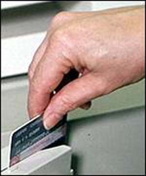 نقش کارتهای اعتباری و پرداختهای الکترونیک درتوسعه تجارت
