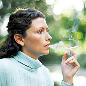 زنان و سیگار کشیدن