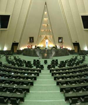 آیا مجلس هفتم در سیاست خارجی ایران فعال بود؟