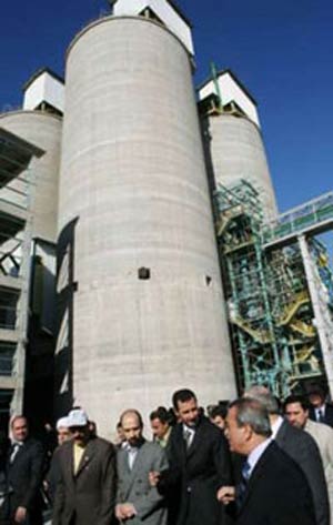 شرکت احداث صنعت مجری اولین طرح کارخانه سیمان در خارج از کشور