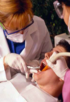 ارزیابی تاثیر Drain بر عوارض بعد از جراحی دندانهای مولر سوم نهفته ماندیبل به روش متقاطع در مقایسه همزمان با بستن اولیه