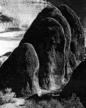صخره‌های «آلاباماهیلز»، شاهکار قدرت و حرکت «انسل آدامز»