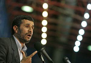 چرا احمدی نژاد مدام خواستار نابودی اسرائیل می شود؟