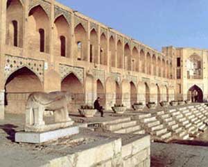 بناهای تاریخی، شناسنامه فرهنگی ایرانیان