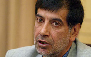 باهنر: احمدی‌نژاد تنها گزینه اصولگرایان نیست