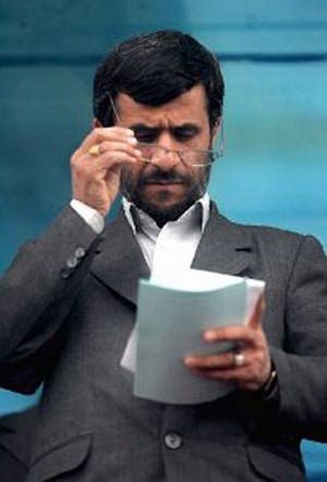 بررسی علل مشکلات اقتصادی احمدی‌نژاد