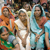 زنان،شکار هیولای فقر