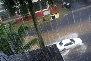 رانندگی در بارندگی