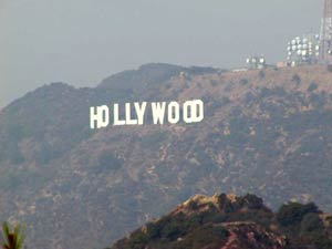 بررسی مولفه‌های تاثیرگذار در جهانی شدن سینمای هالیوود