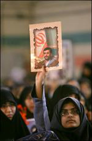 حمایت از احمدی‌نژاد چهار گزینه و‌ یک عبرت!