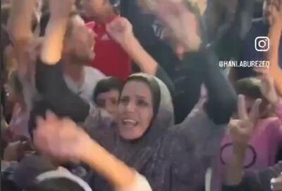 ببینید / شادی مردم در نوار غزه و رفح  پس از موافقت حماس با آتش بس