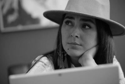 عکس هدی زین العابدین با کلاه شاپو
