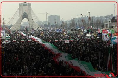 تقاطع آزادی یادگار امام و جمعیت در حال حرکت به سمت میدان آزادی پیش از شروع مراسم