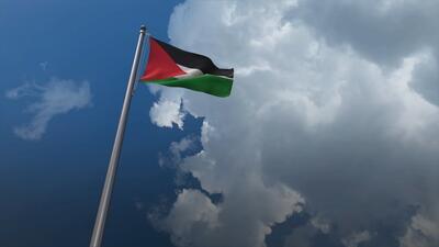 بازداشت یک زائر زن در عربستان به خاطر حمل پرچم فلسطین (فیلم)