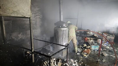 آتش سوزی هولناک در انبار لوازم پزشکی خیابان فداییان اسلام