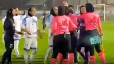 کتک کاری زنانه فوتبالیست ها در لیگ بانوان + فیلم