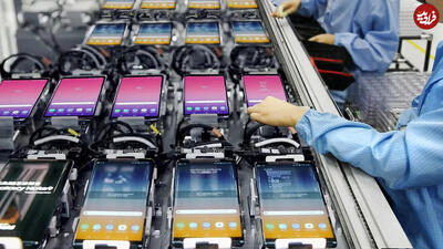 خط تولید گوشی‌های هوشمند سامسونگ در یک کارخانه پیشرفته