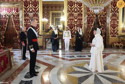 (عکس) تقدیم استوارنامه شاهزاده عربستان به پادشاه اسپانیا