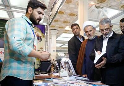 بازدید فرمانده کل ارتش از نمایشگاه بین‌المللی کتاب تهران