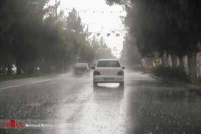 باران در محور‌های مواصلاتی ۱۰ استان ایران