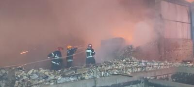 آتش‌سوزی گسترده در در شهرک صنعتی دولت‌آباد اصفهان