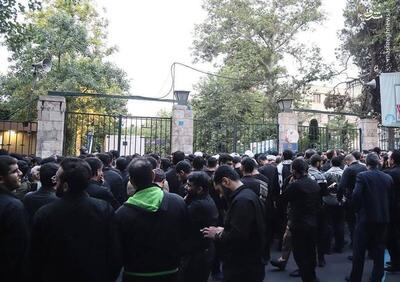 عکس/حرکت مردم به سمت دانشگاه تهران از ابتدای صبح