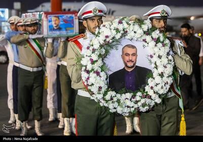 ورود پیکر شهیدحسین امیرعبداللهیان به فرودگاه شهید هاشمی‌نژاد مشهد- عکس خبری تسنیم | Tasnim