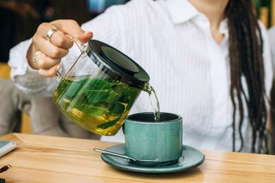 روش صحیح مصرف چای سبز برای لاغری شکم و پهلو
