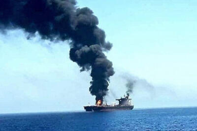 یک کشتی در دریای سرخ هدف حمله موشکی قرار گرفت
