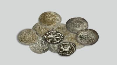 کشف ۱۰۰۰ سکه عتیقه از یک کوله‌ پشتی در تهران
