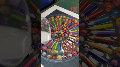 با مداد رنگی و آشغال تراش های آن یک ساعت دیواری فوق العاده زیبا بسازید!