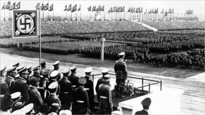 (عکس) رژه آلمانی‌ها در نازی‌آباد؛ مهندسان آلمانی در نازی‌آباد چه می‌کردند؟