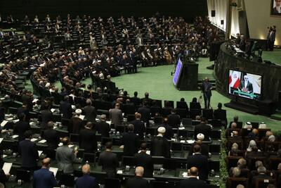 نماینده مجلس: امسال اقتصاد ایران در وضعیت سخت قرار می‌گیرد