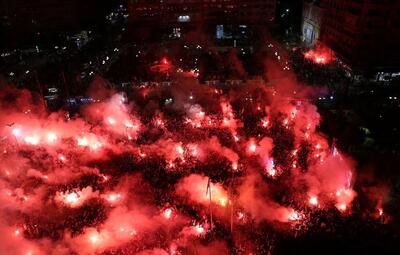 جشن دیدنی هواداران المپیاکوس در آتن